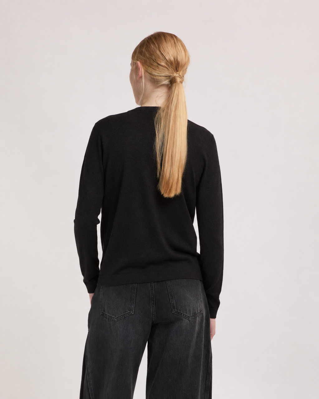 Pull Catelina en cachemire noir Absolut Cashmere vue de dos