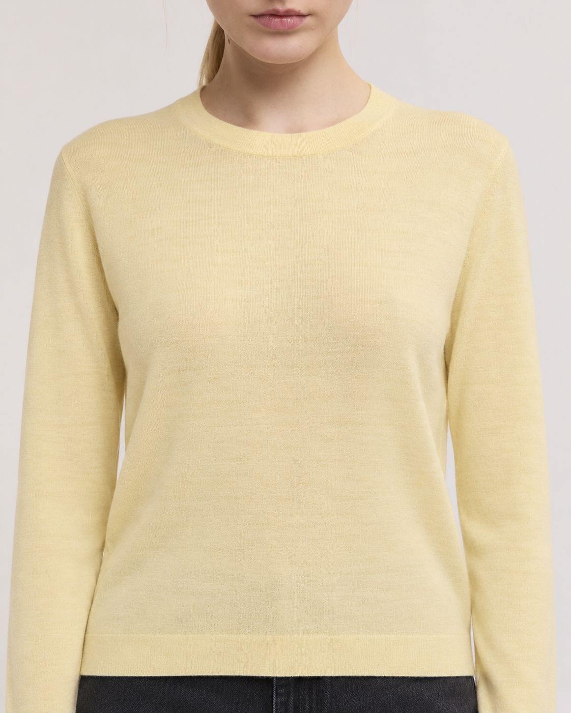 Détail maille du pull Catelina en cachemire jaune clair Absolut Cashmere