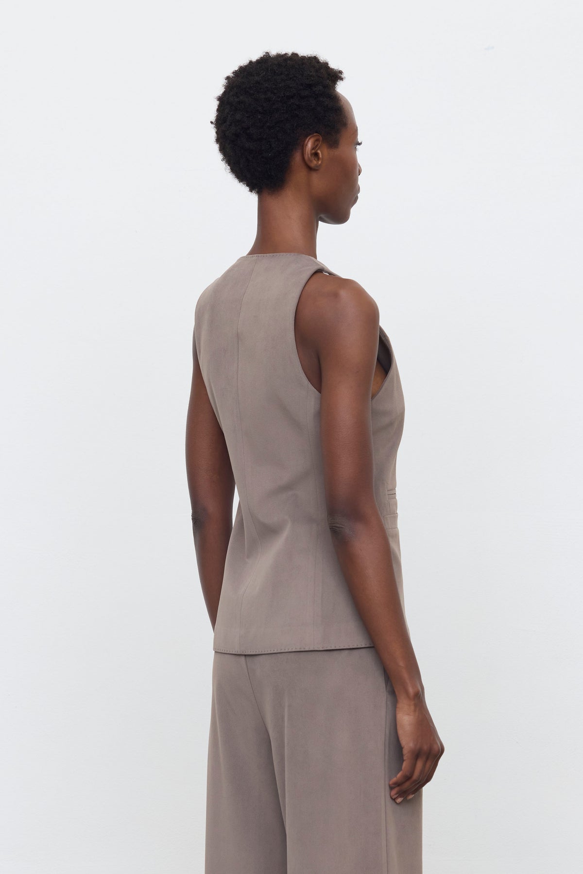 Gilet tailleur long taupe femme ELEH vue de dos