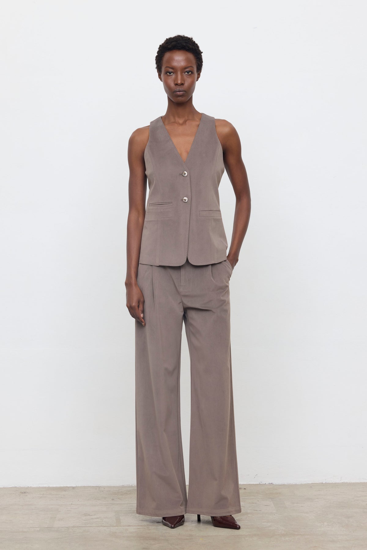 Gilet tailleur long taupe femme ELEH vue de face