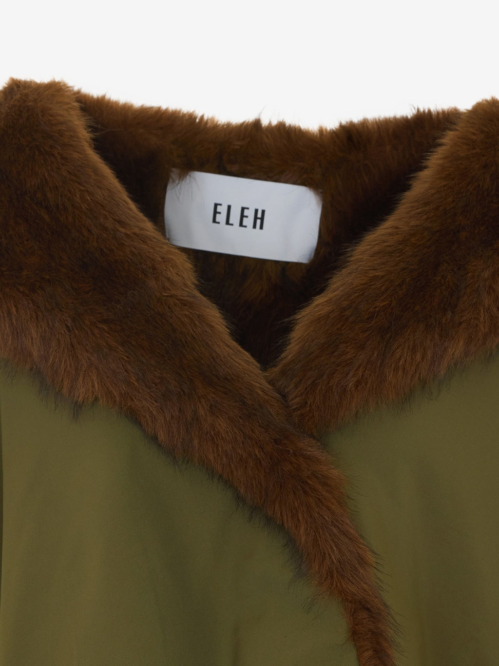Détail col effet fourrure marron veste courte kaki militaire femme ELEH