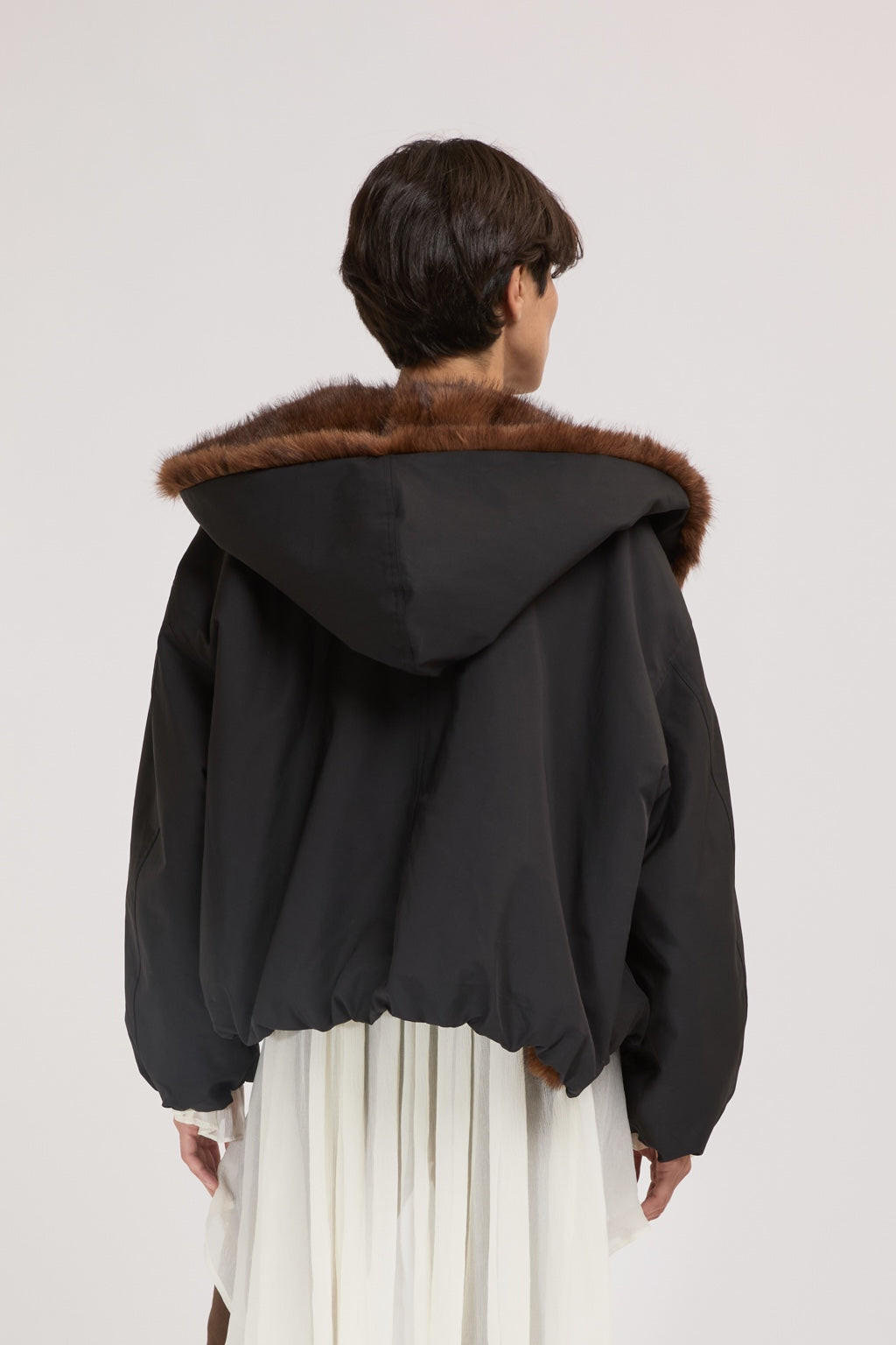 Veste courte noire doublée effet fourrure femme ELEH vue de dos