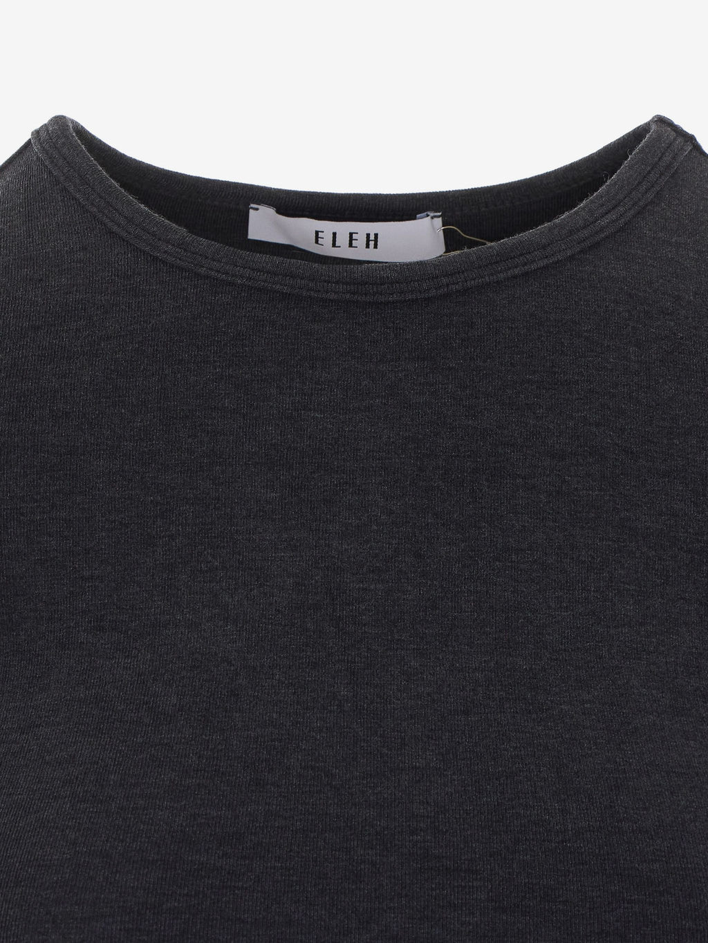 Détail col du top maille manches courtes gris anthracite femme ELEH
