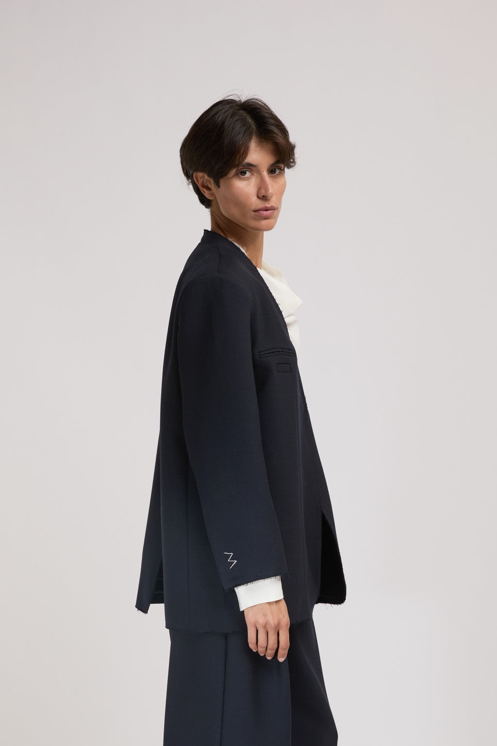 Blazer sans revers bleu marine femme ELEH vue de profil