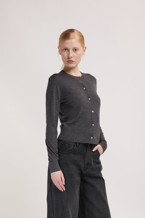 Cardigan asymétrique gris anthracite 100 % laine femme ELEH vue de face