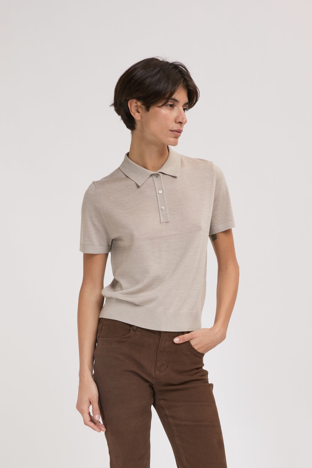 Polo en maille beige 100 % laine femme ELEH vue de face