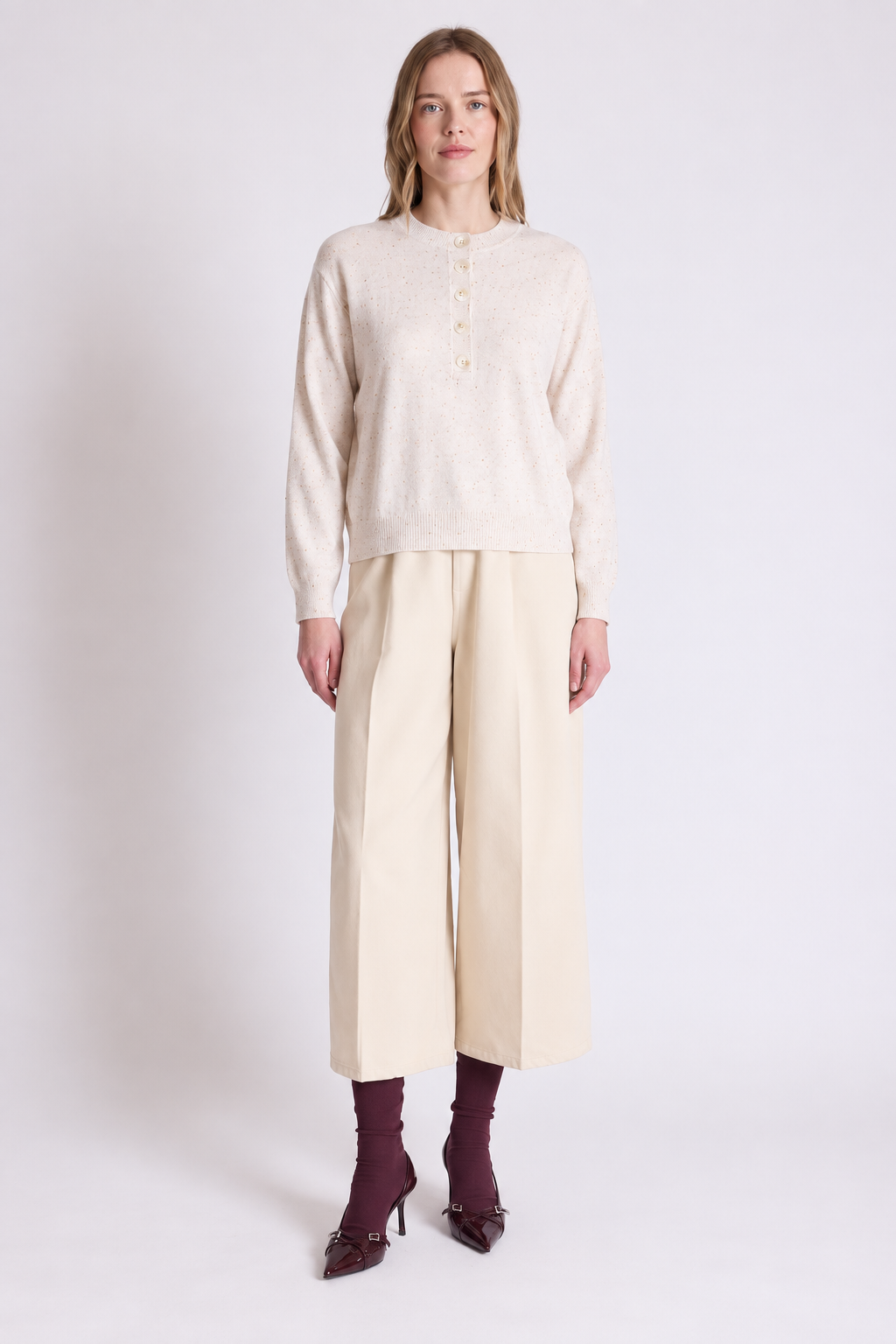 Pull Hannah Absolut Cashmere coloris Granit porté - vue de face