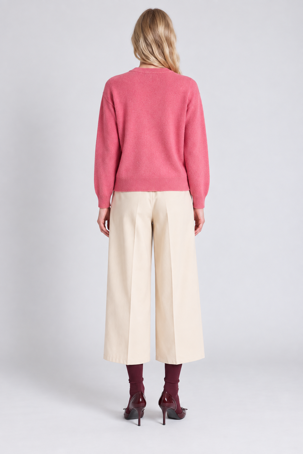 Pull Hannah Absolut Cashmere coloris Rose porté - vue de dos