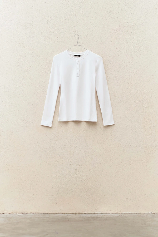 Top manches longues blanc LC240132 à encolure ronde boutonnée