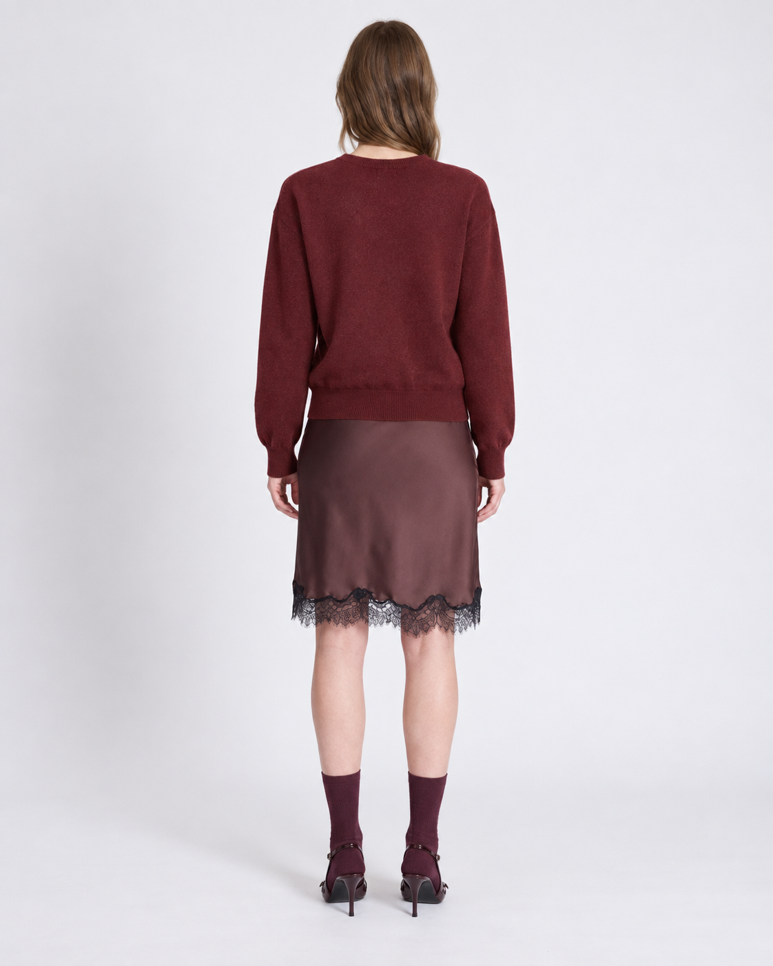 Cardigan réversible Lisette Absolut Cashmere cerise profonde porté vue de dos