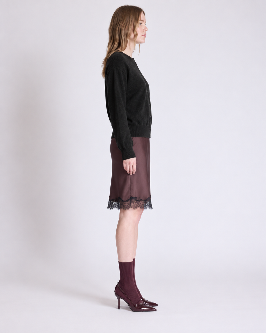 Cardigan réversible Lisette Absolut Cashmere Noir porté vue de profil