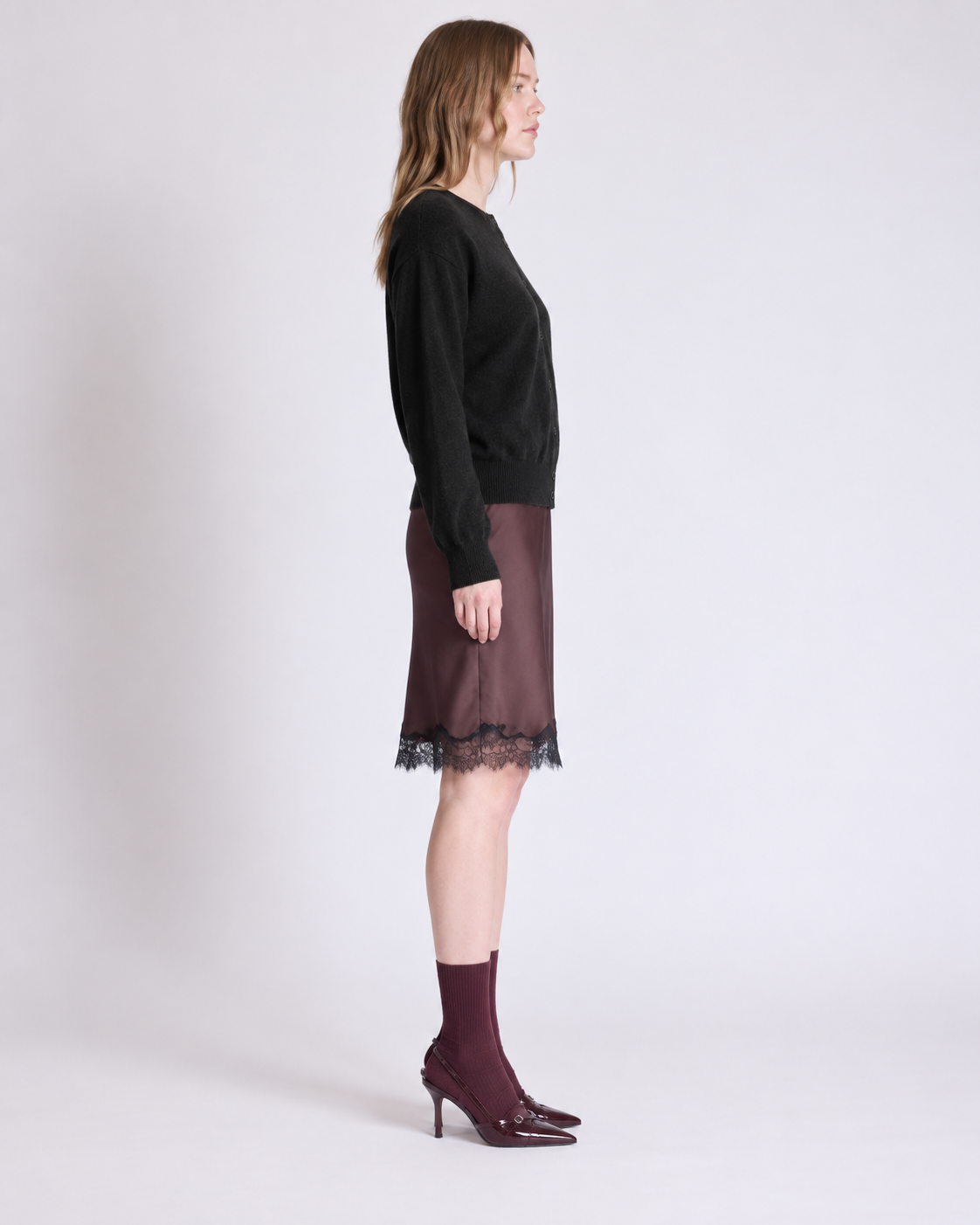 Cardigan réversible Lisette Absolut Cashmere Noir porté vue de profil
